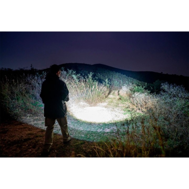 Olight Seeker 4 - Lanterna puternică reîncărcabilă | Elanterna