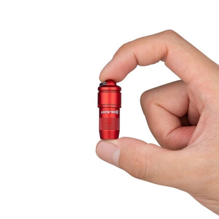 Lanternă breloc Olight iMini cu desprindere magnetică — Roșu — dimensiune în mână