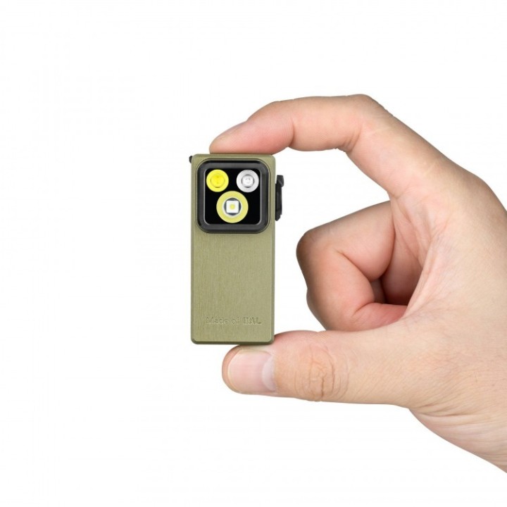 Lanternă cu clemă Olight Oclip Ultra OAL, cu UV — dimensiune în mână