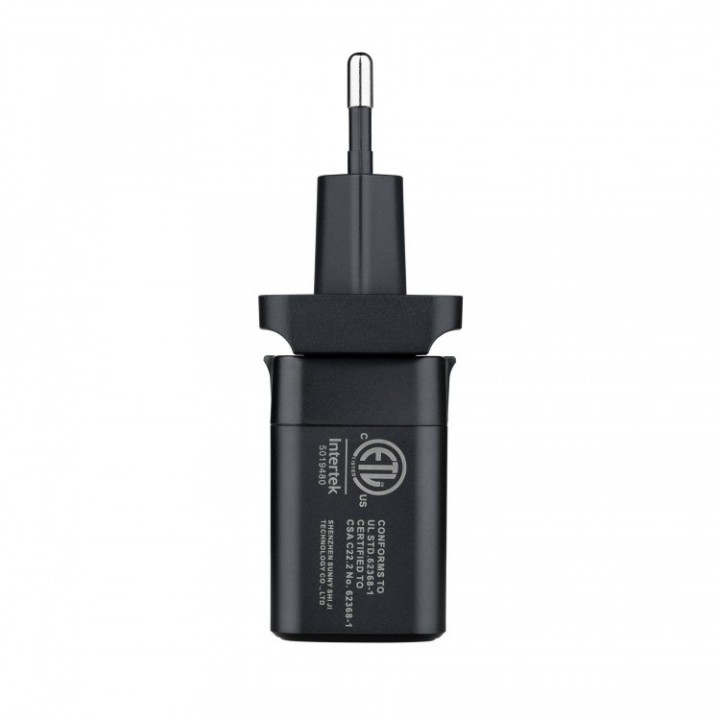 Adaptor Olight USB-C PD 30 W, priză europeană — detaliu și utilizare