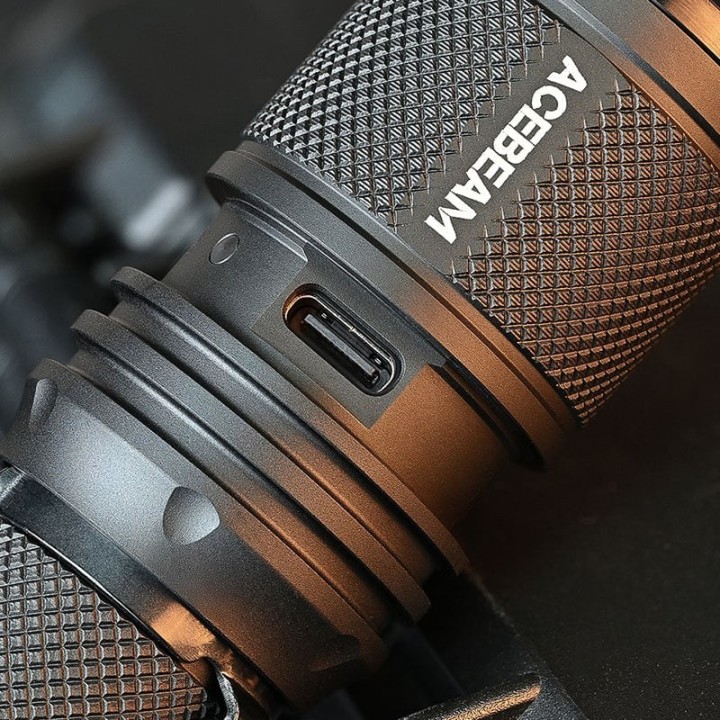 Defender P16 2.0 – detaliu port USB-C