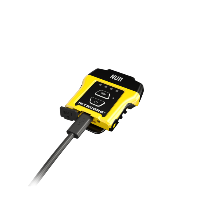 Nitecore NU11 — lanternă clip-on USB-C, 150 lm, lumină roșie — detaliu și utilizare