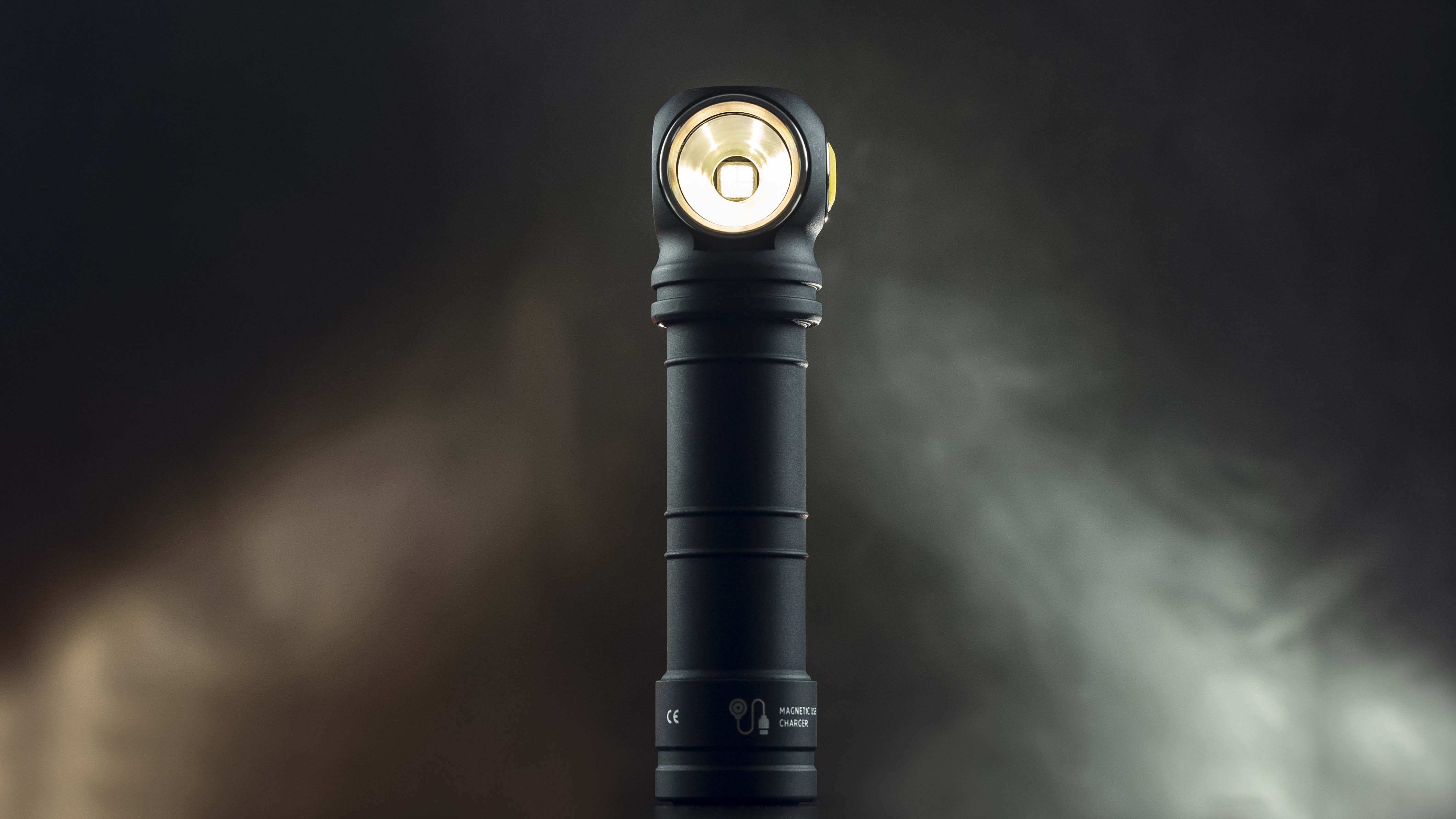 Armytek Wizard C2 Pro Max LR, lanternă compactă cu reflector Long Range